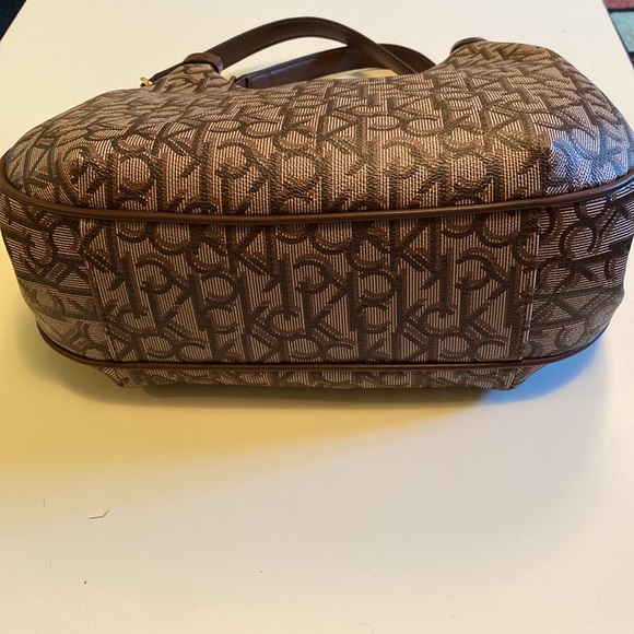 Calvin Klein Bag - Picture 5 of 8